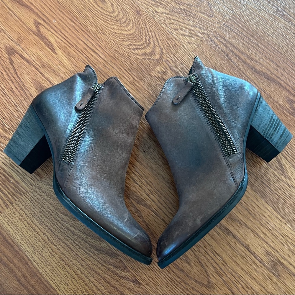 Paul Green Zipper Ankle Booties